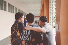 高中生紧急转学的主要原因
